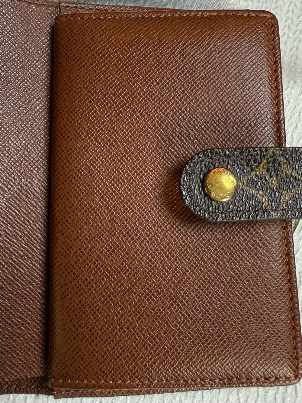 Louis Vuitton Monogram Kiss-lock Bifold Wallet - Picture 6 of 15